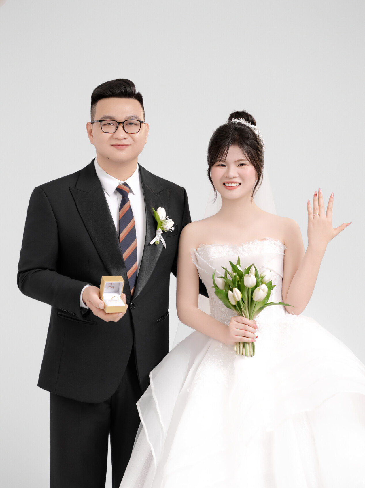 NGỌC XUYÊN – THỊ LINH