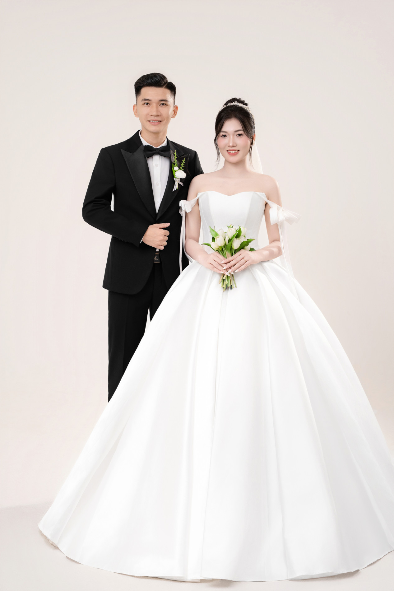 VIỆT HOÀNG – THU HIỀN